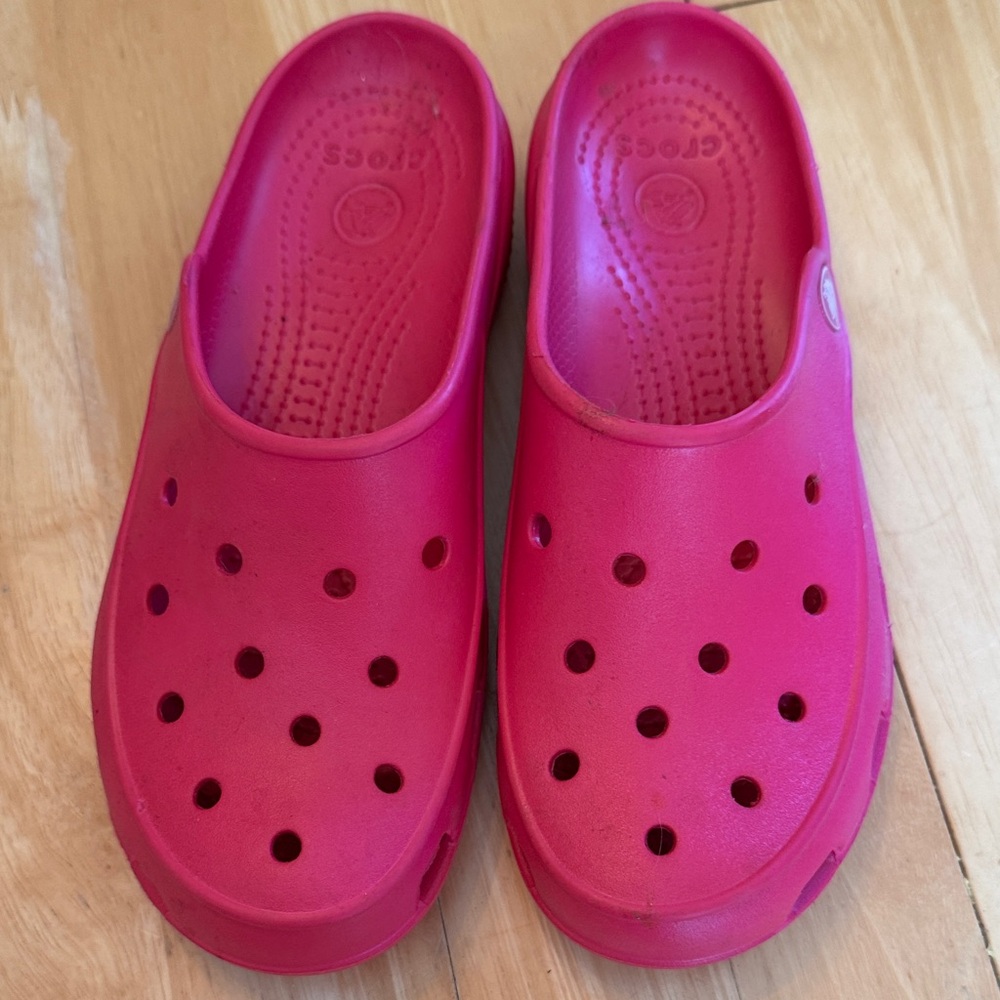 CROCS Kids Slip-On Clog in Bright Pink